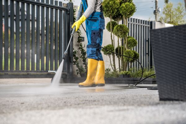 Driveway Power Washing in Middleburg