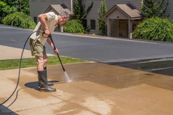 Concrete Pressure Cleaning in Middleburg