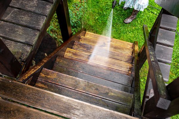 Wood Power Washing in Middleburg