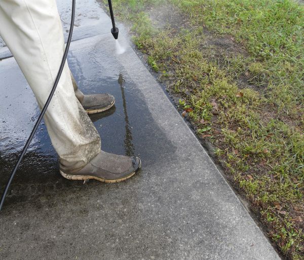 Concrete Slab Powerwashing in Middleburg